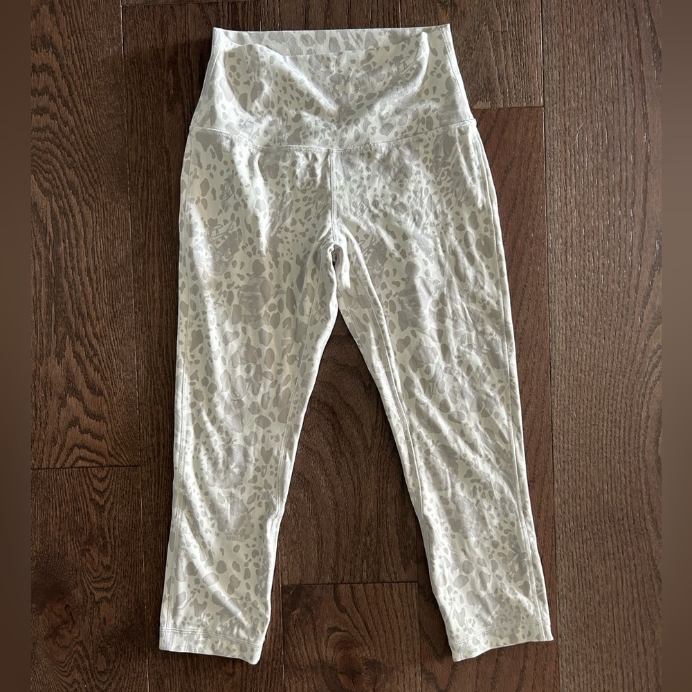Lululemon Size 6 Align High Rise Crops 21" Leggings